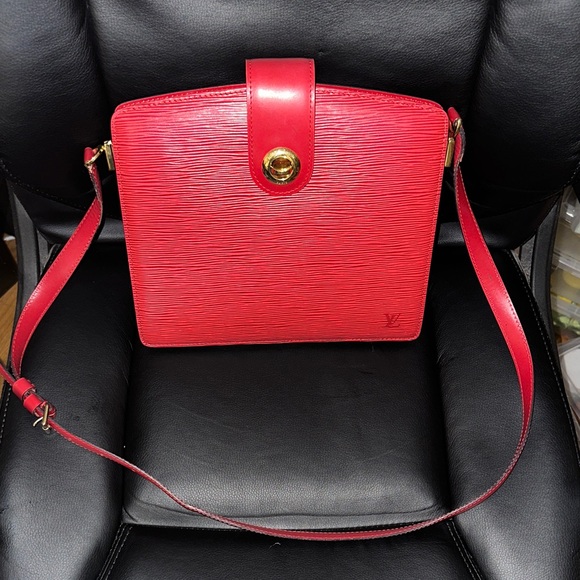 Louis Vuitton Red Crossbody Bag PRE-OWNED. - Picture 1 of 12